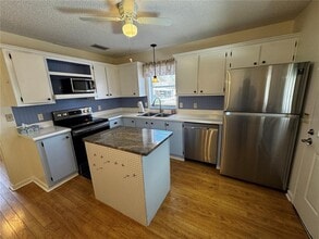 1218 Pompano Ln in Lady Lake, FL - Building Photo - Building Photo