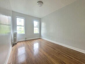 155 W 162nd St in Bronx, NY - Foto de edificio - Building Photo