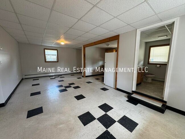 23 Wilson St in Skowhegan, ME - Building Photo - Building Photo