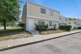 688 Leslie Ct in Altamonte Springs, FL - Building Photo