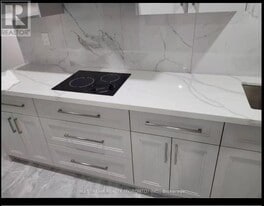 612 Village Pkwy in Markham, ON - Building Photo