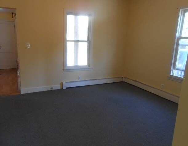 27 Underwood St, Unit #1 in Belmont, MA - Building Photo - Building Photo