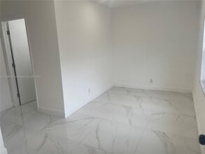 809 NW 15th Terrace in Fort Lauderdale, FL - Foto de edificio - Building Photo