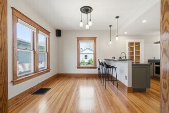 1154 Hotz Ave in Iowa City, IA - Building Photo - Building Photo