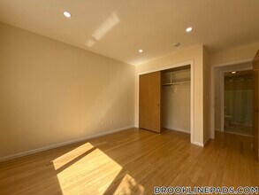 35 Vernon St, Unit 204 in Brookline, MA - Building Photo - Building Photo
