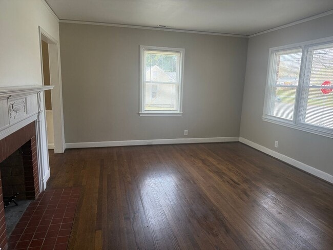 1011 W Wendover Ave in Greensboro, NC - Building Photo - Building Photo