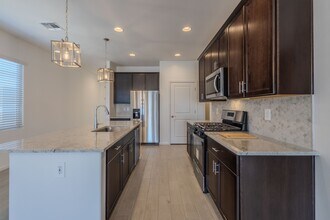 862 W Calle Las Varitas in Sahuarita, AZ - Building Photo - Building Photo