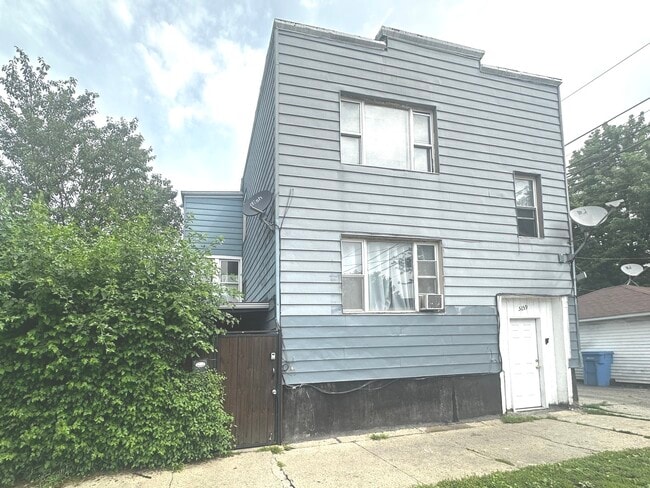 property at 5159 S Albany Ave