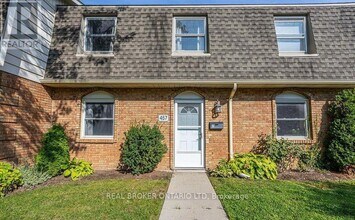 457 Wilkins St in London, ON - Building Photo - Building Photo