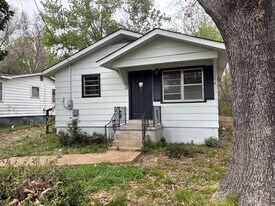 916 Greenwood St in Brownsville, TN - Building Photo