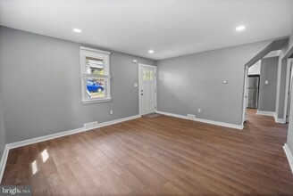 647 Roberts Ave in Glenside, PA - Building Photo - Building Photo