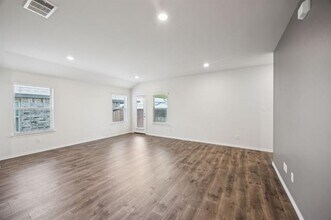 913 Alton Dr in Krugerville, TX - Building Photo - Building Photo