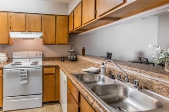 Whispering Oaks in Nashville, TN - Foto de edificio - Interior Photo