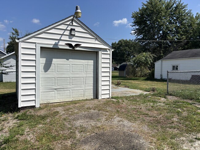 2201 20th St NE in Canton, OH - Building Photo - Building Photo