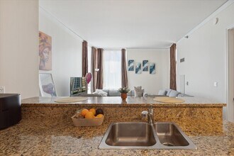 170 W Polk St in Chicago, IL - Building Photo - Building Photo