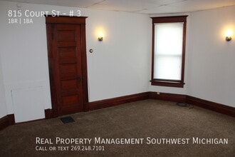 815 Court St in St. Joseph, MI - Building Photo - Building Photo