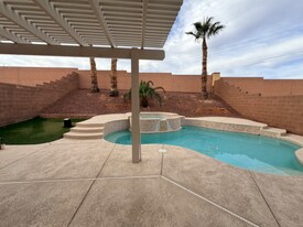11164 Whooping Crane Ln in Las Vegas, NV - Building Photo