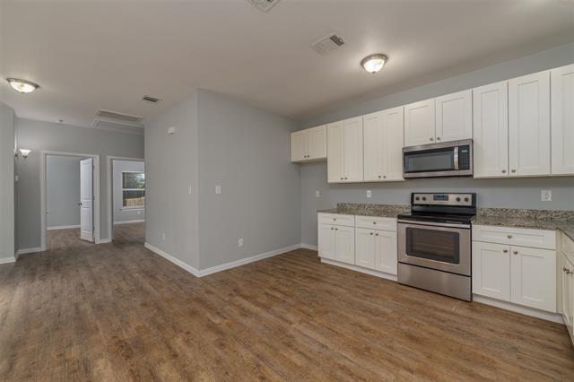 2030 Brookes St in Fort Worth, TX - Building Photo - Building Photo