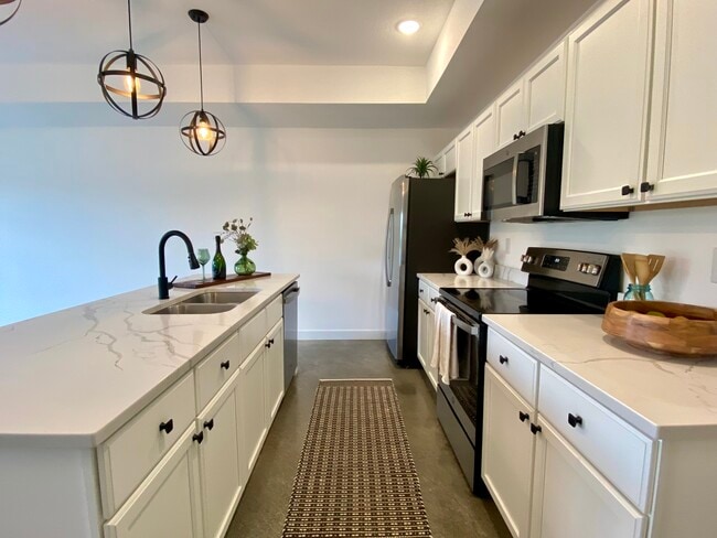 3310 Stoneway Ct, Unit 1 in Champaign, IL - Building Photo - Building Photo