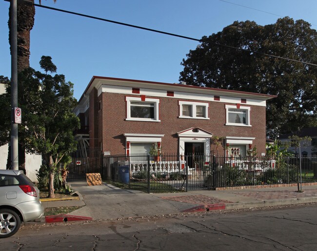 2308-2324 Scarff St in Los Angeles, CA - Foto de edificio - Building Photo