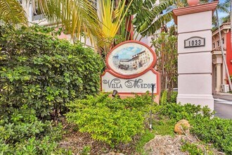 1033 NE 17th Way in Fort Lauderdale, FL - Foto de edificio - Building Photo