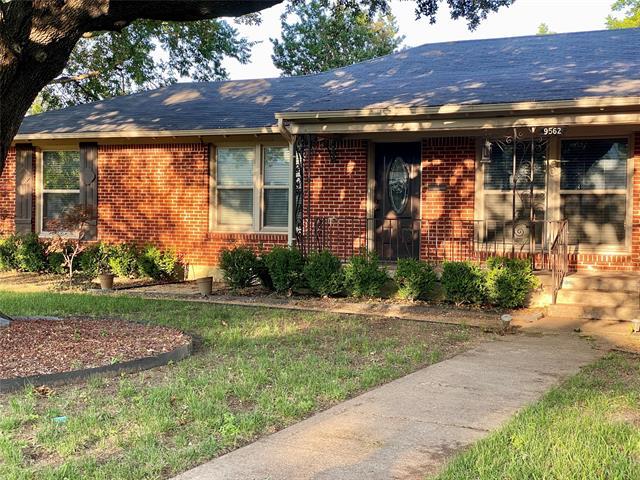 9562 Mercer Dr in Dallas, TX - Building Photo