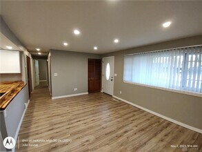 5206 Powell Rd in Dayton, OH - Building Photo - Building Photo