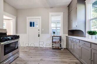 2123 N Sheridan Ave in Minneapolis, MN - Building Photo - Building Photo