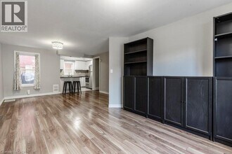 35 Ferrie St W in Hamilton, ON - Building Photo - Building Photo