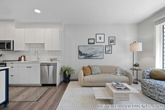 328 Bank St, Unit ST in Harwich, MA - Foto de edificio - Building Photo