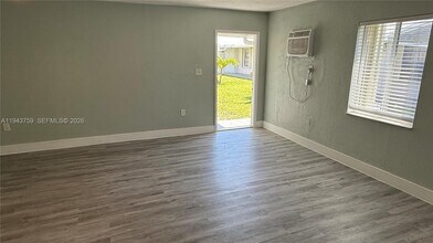 220 NW 12th St in Pompano Beach, FL - Building Photo - Building Photo