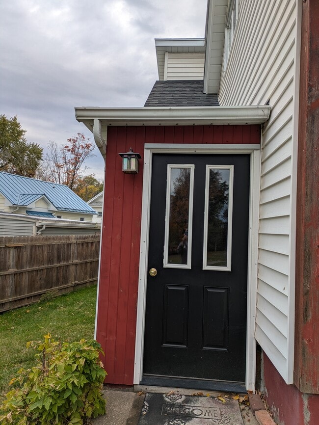 460 N Main St, Unit Upper A
