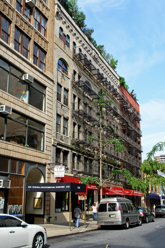 244-252 W 27th St in New York, NY - Foto de edificio - Building Photo