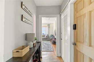 13 Holland St in Newport, RI - Building Photo - Building Photo