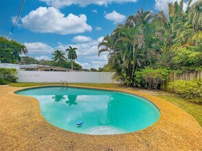 192 SW 62nd Terrace in Plantation, FL - Building Photo - Building Photo
