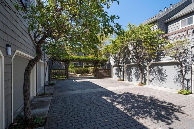 876 Wharfside Rd in San Mateo, CA - Building Photo - Building Photo