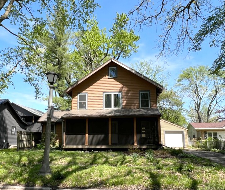 506 S Poplar St in Urbana, IL - Building Photo