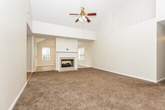 294 Davids Way in La Vergne, TN - Building Photo - Building Photo