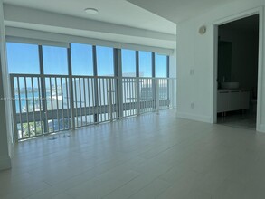 888 Biscayne Blvd, Unit #1102 in Miami, FL - Building Photo - Building Photo