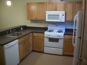 Witherspoon Court Apartments in Cottage Grove, OR - Building Photo - Building Photo