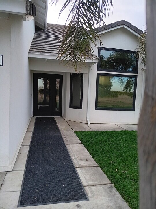 29881 S Chrisman Rd in Tracy, CA - Building Photo