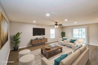 3227 Canyon Falls Dr in Green Cove Springs, FL - Foto de edificio - Building Photo