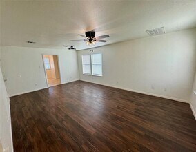 710 Honeysuckle Dr in Leander, TX - Building Photo - Building Photo