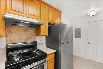 17888 Alburtis Ave, Unit A102-2 in Artesia, CA - Building Photo - Building Photo