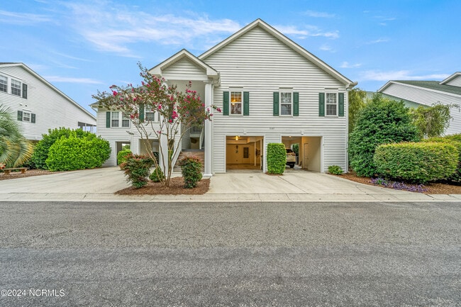 property at 3145 Lakeside Commons Dr SE