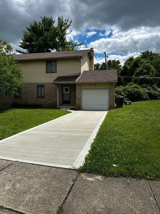 property at 5953 Rock Glen Ct