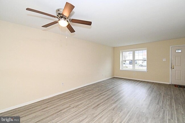 592 Wrensong Rd in Yardley, PA - Building Photo - Building Photo