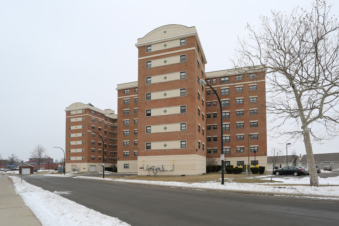 Frederick Douglass Towers Phase 2 in Buffalo, NY - Foto de edificio