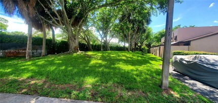 931 NW 122nd Ter in Pembroke Pines, FL - Building Photo - Building Photo