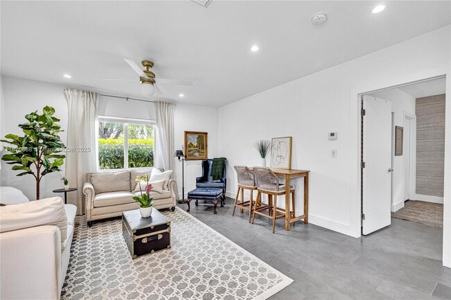 2801 SW 64th Ave in Miami, FL - Building Photo - Building Photo